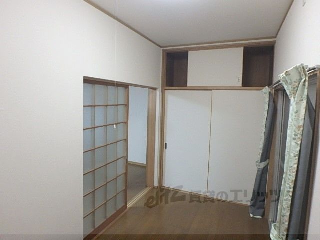 ベッドルーム