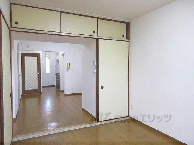 ベッドルーム