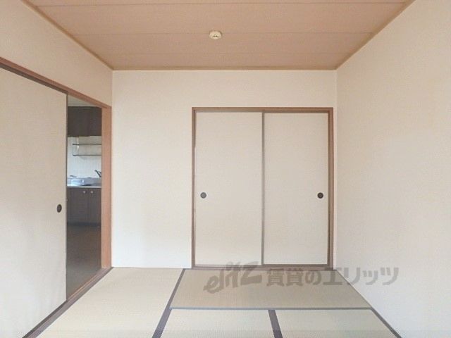 ベッドルーム