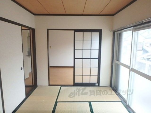 ベッドルーム