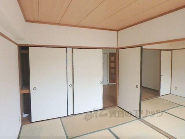 ベッドルーム