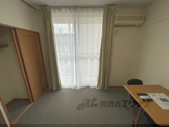 ベッドルーム