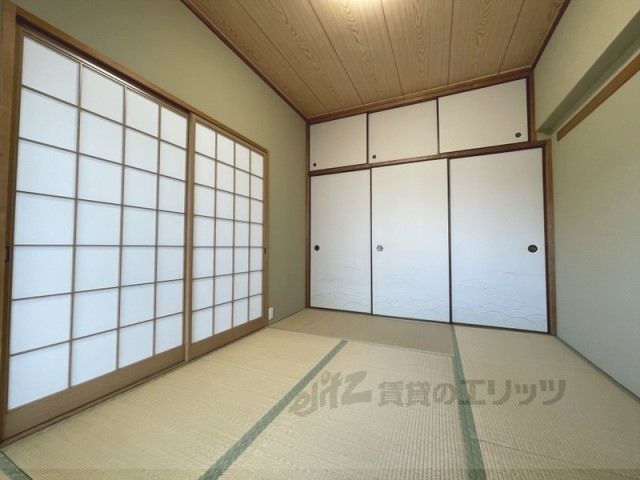 ベッドルーム