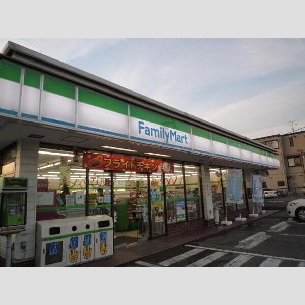 近くに【コンビニエンスストア】ファミリーマート 打出二丁目店まで1あり