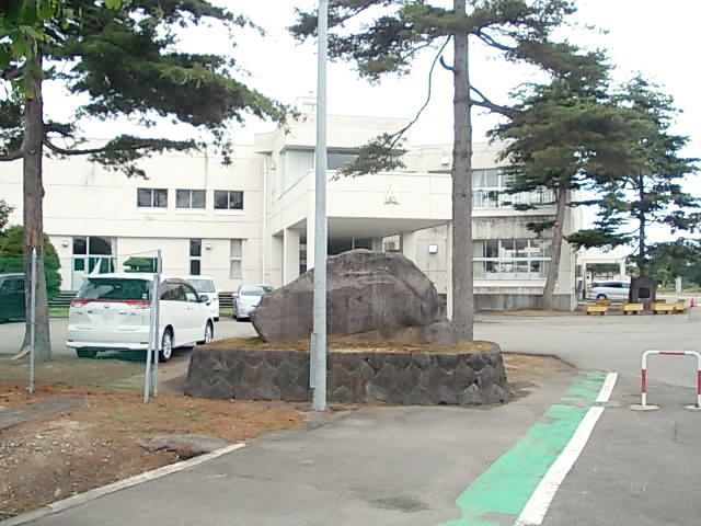 近くの朝倉小学校まで300m(徒歩4分)