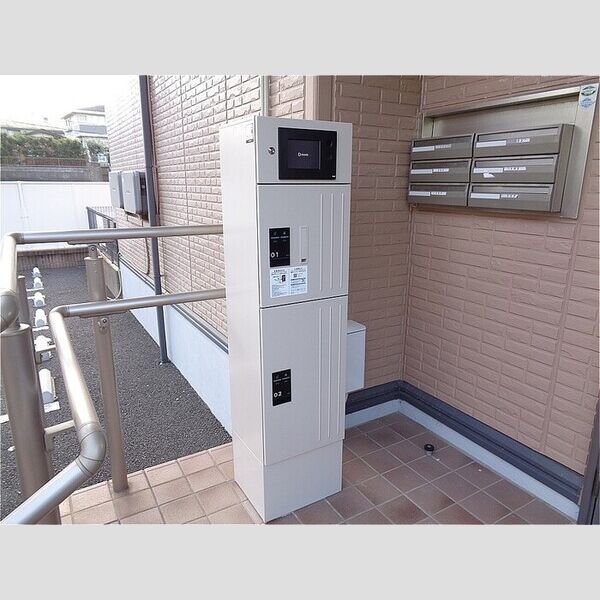 近くに宅配BOXあり