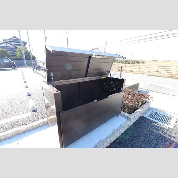 近くにごみ置き場あり