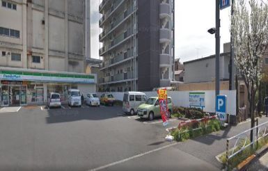 近くのファミリーマート東墨田二丁目店まで223m(徒歩3分)