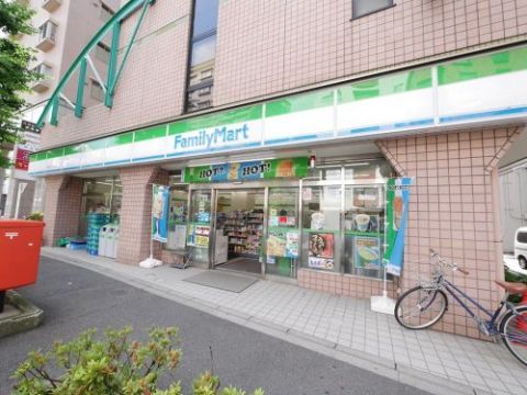 近くのファミリーマート 神田佐久間町店まで224m(徒歩3分)