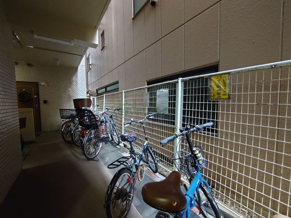 近くに施設あり