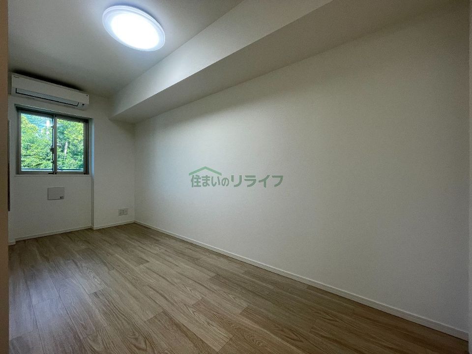 ベッドルーム