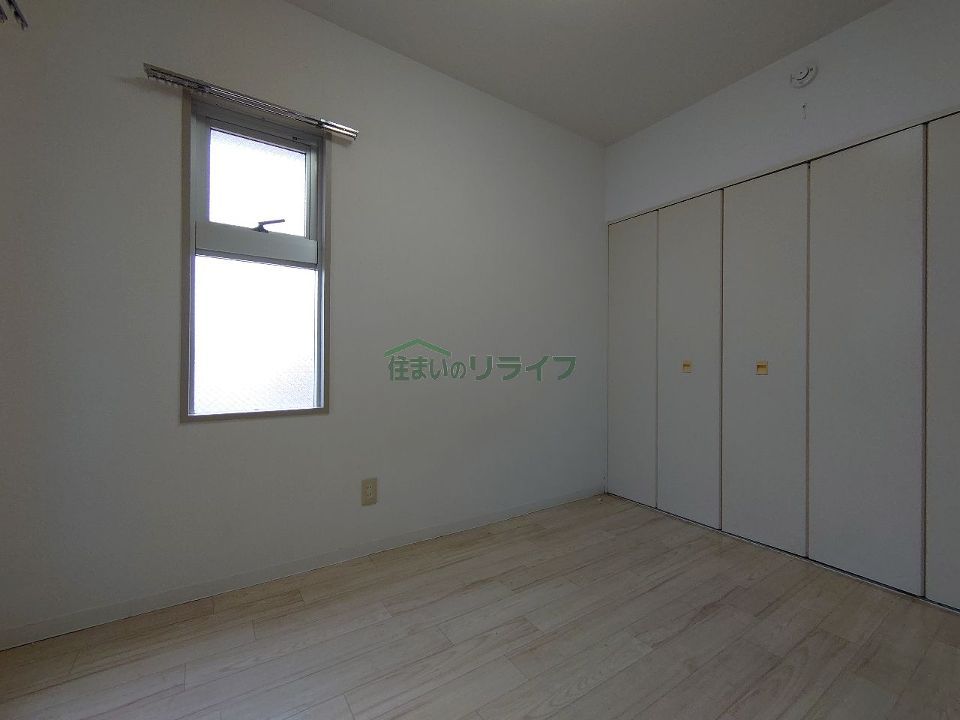 ベッドルーム