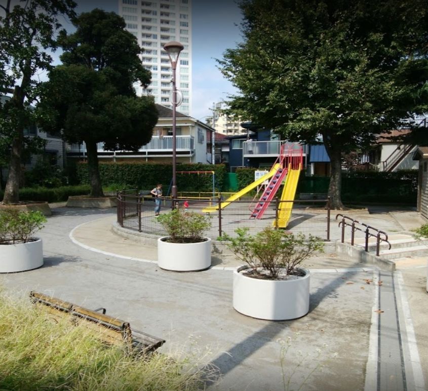 近くの世田谷区立上馬公園まで250m(徒歩4分)