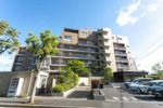 HIGASHI KOMATSUGAWA APARTMENTの外観