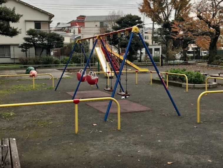 近くの駒留公園まで260m(徒歩4分)