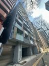 ZOOM都庁前の外観