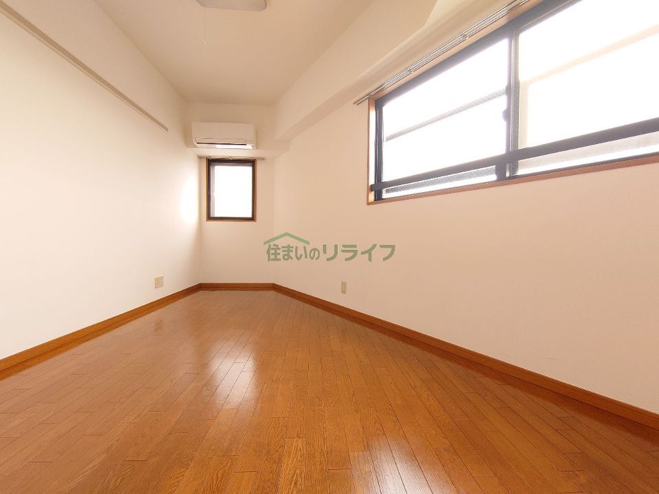 ベッドルーム