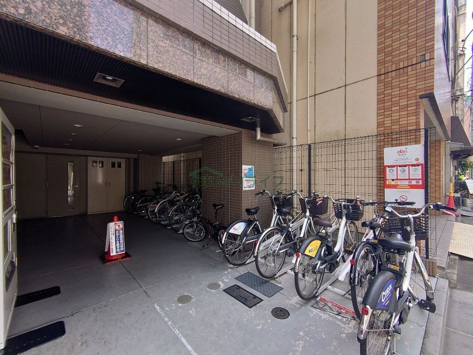 近くに施設あり