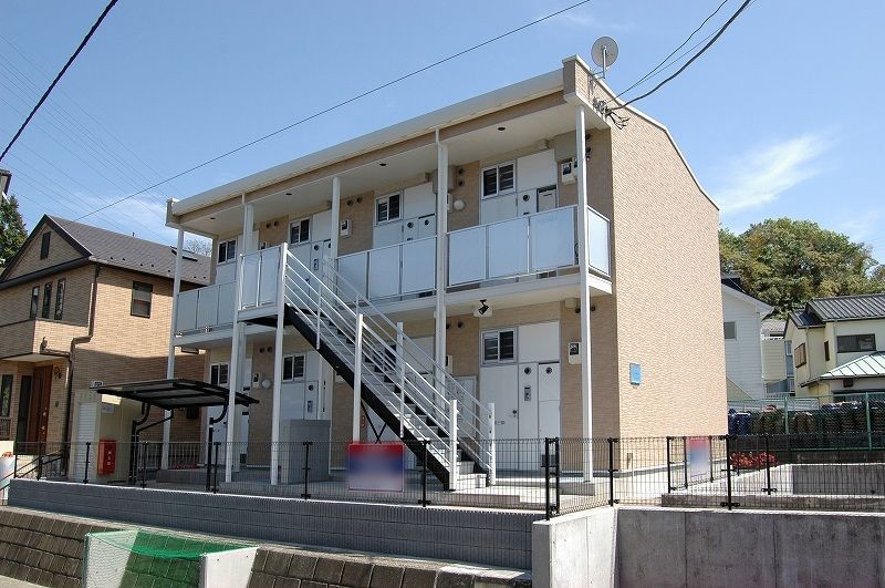 レオパレスラ ピエーノの外観画像
