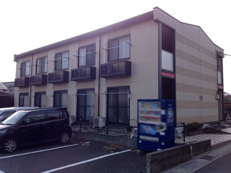 レオパレスチェリーコーポの外観画像