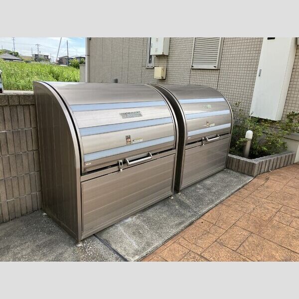 近くにゴミストッカーあり