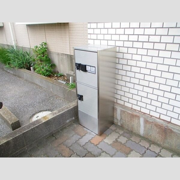 近くに宅配BOXあり