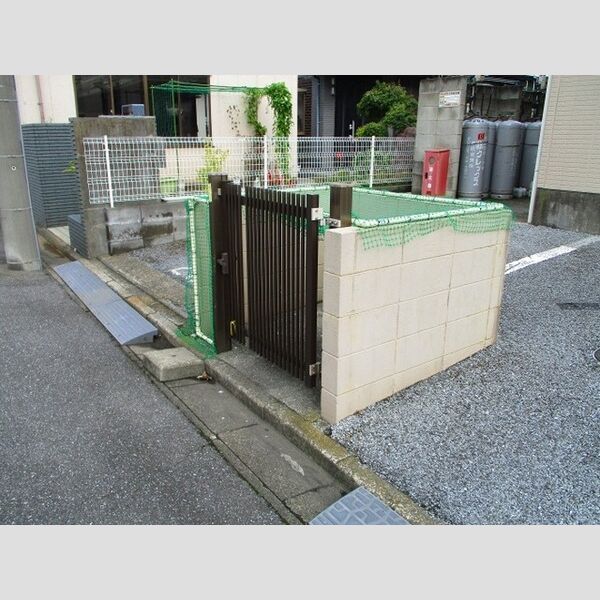 近くにごみ置き場あり
