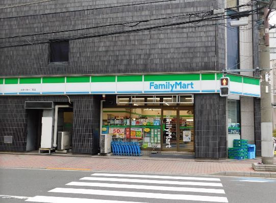 近くのファミリーマート　台東三筋一丁目店まで154m（徒歩2分）