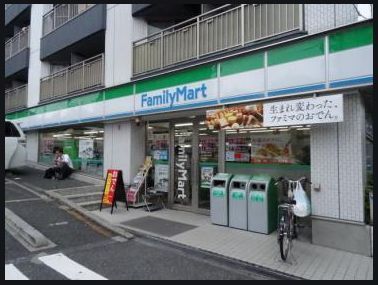 近くのファミリーマート 牛込柳町駅前店まで262m(徒歩4分)