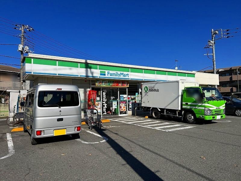近くに施設あり