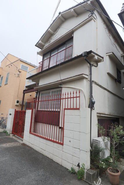 中野区本町6丁目 貸戸建住宅の外観画像