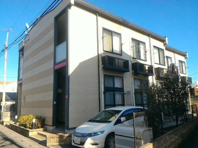 レオパレスル トレフルの外観画像