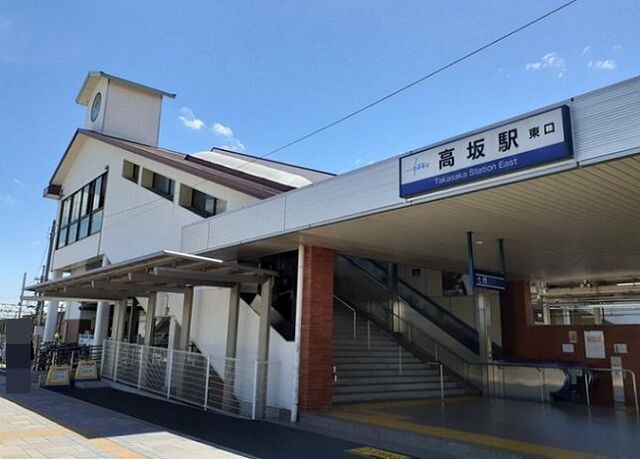 近くの東松山駅西口まで800m(徒歩10分)
