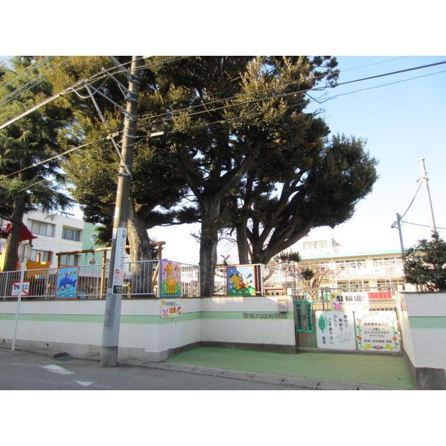 近くに宮崎二葉幼稚園あり
