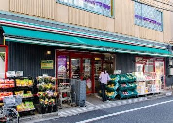 近くのまいばすけっと本郷2丁目まで406m(徒歩6分)