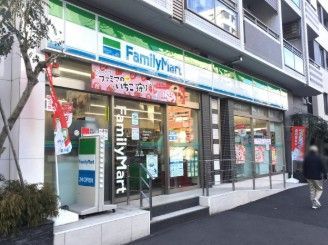 近くのファミリーマート 市谷柳町店まで344m(徒歩5分)