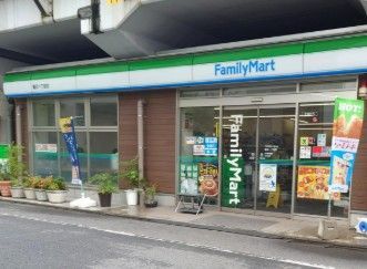 近くのファミリーマート 両国亀沢店まで272m（徒歩4分）
