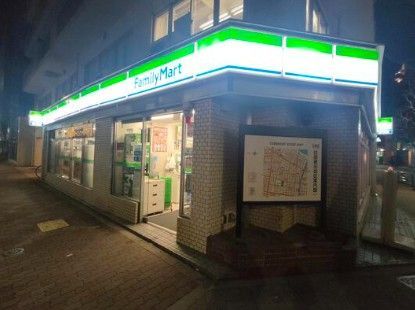 近くのファミリーマート 浅草橋二丁目店まで150m(徒歩2分)