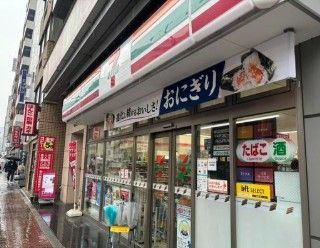 近くのセブンイレブン 飯田橋4丁目店まで149m（徒歩2分）