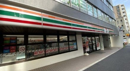 近くのセブンイレブン 市谷砂土原町店まで149m(徒歩2分)