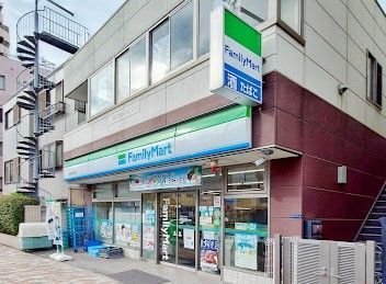 近くのファミリーマート 新宿余丁町店まで41m(徒歩1分)