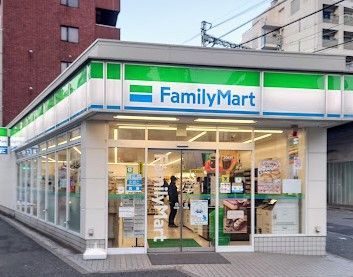 近くのファミリーマート 平沼一丁目店まで74m(徒歩1分)