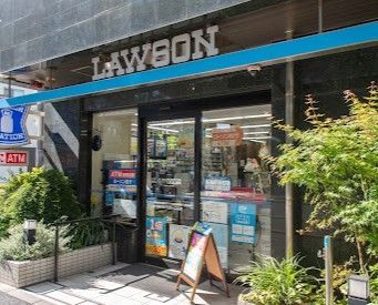 近くのローソン 三田一丁目店まで226m(徒歩3分)