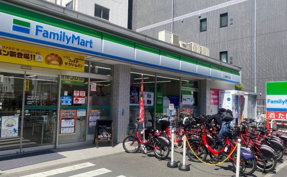 近くのファミリーマート 堀留町二丁目店まで59m(徒歩1分)