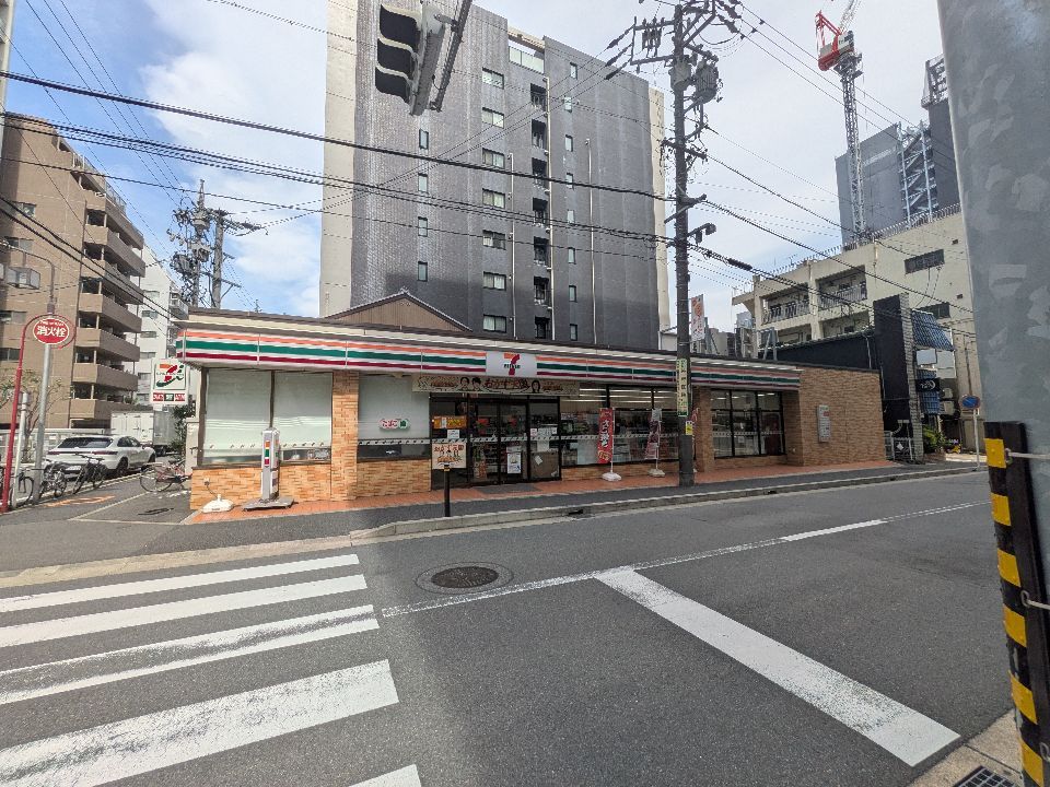 近くのセブンイレブン 名古屋泉1丁目店まで89m（徒歩2分）