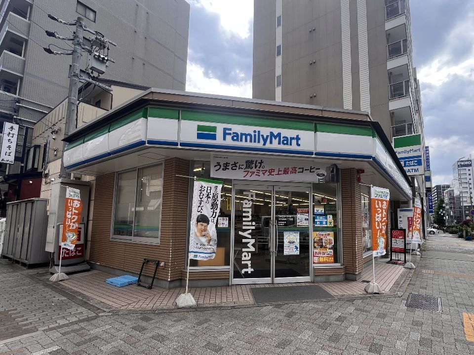 近くのファミリーマート 名古屋新栄二丁目店まで62m(徒歩1分)