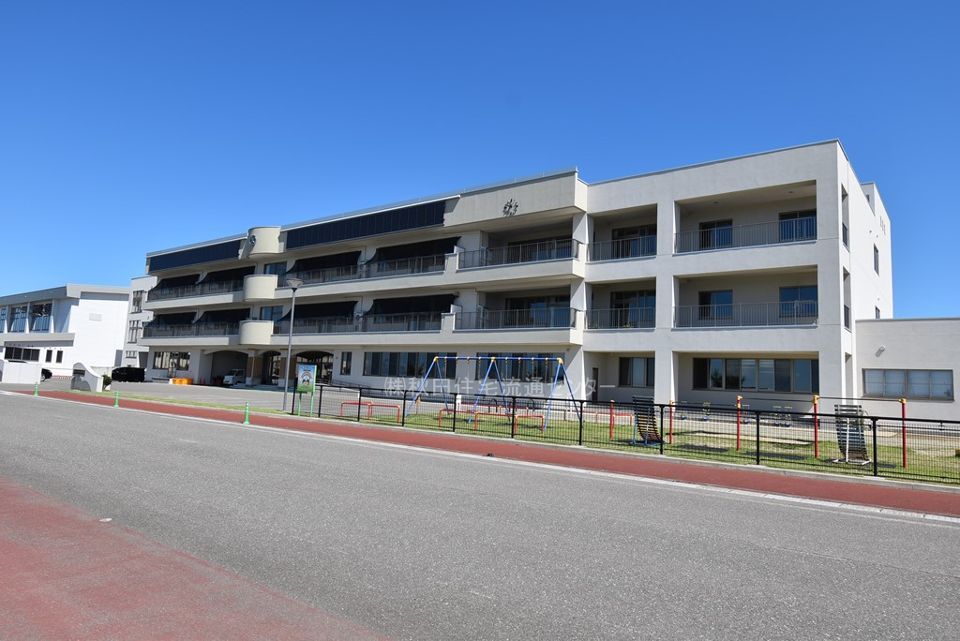 近くの横手市立横手北小学校まで619m(徒歩8分)
