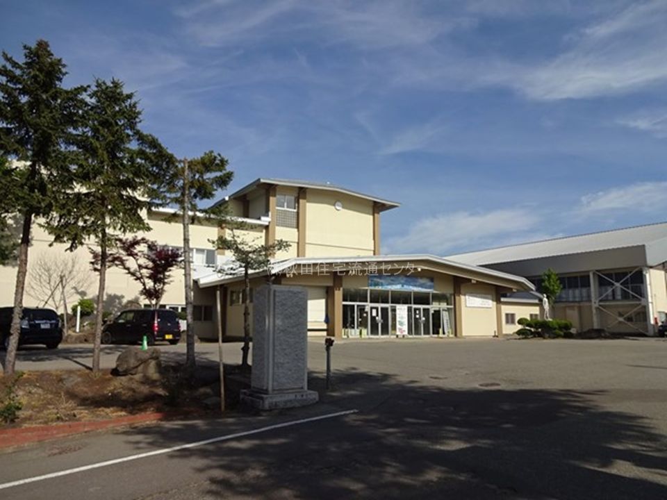 近くの横手市立横手南中学校まで2,003m(徒歩26分)