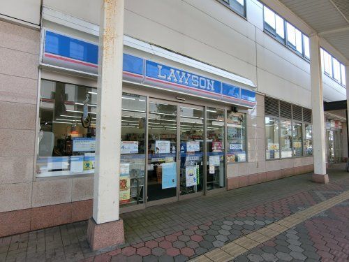 近くのローソン 上越高田駅前店まで584m（徒歩8分）