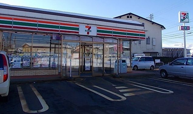 近くのセブンイレブン 上越戸野目店まで554m(徒歩7分)